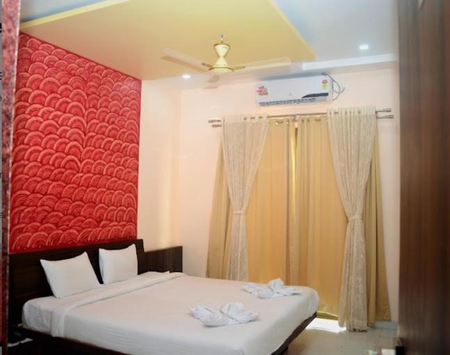 Hotel Swamiraj Indāpur Екстериор снимка
